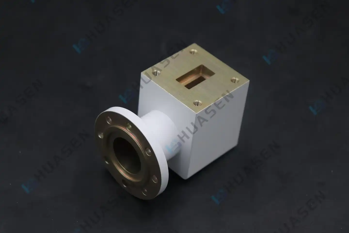 Layout Optimization of Antenna Diplexers in RF Test Benches Layout Optimization of Antenna Diplexers in RF Test Benches